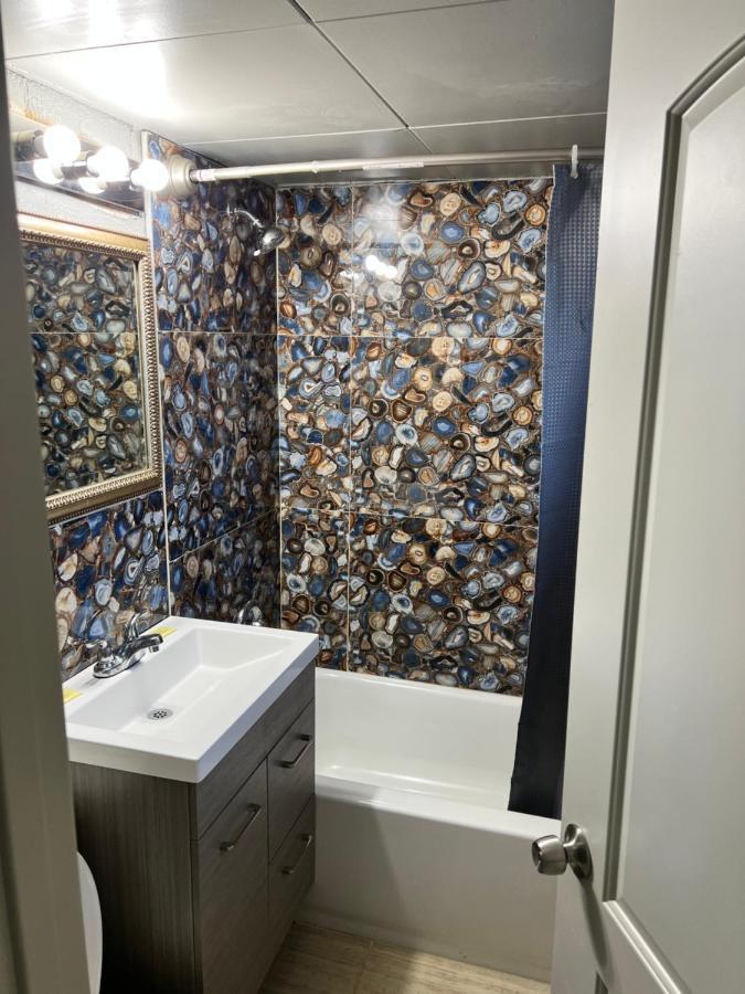 Miami Inn & Suites Оук Лоун Екстериор снимка