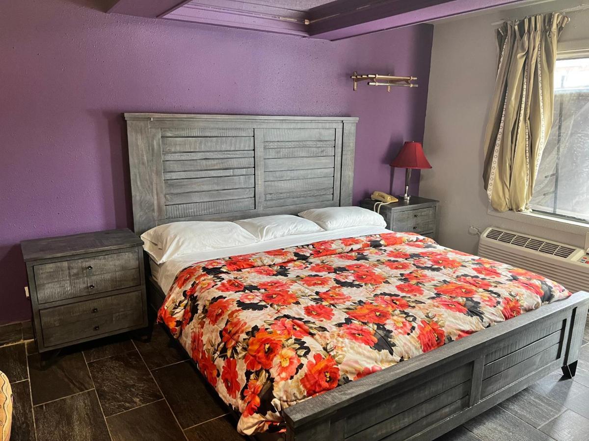 Miami Inn & Suites Оук Лоун Екстериор снимка