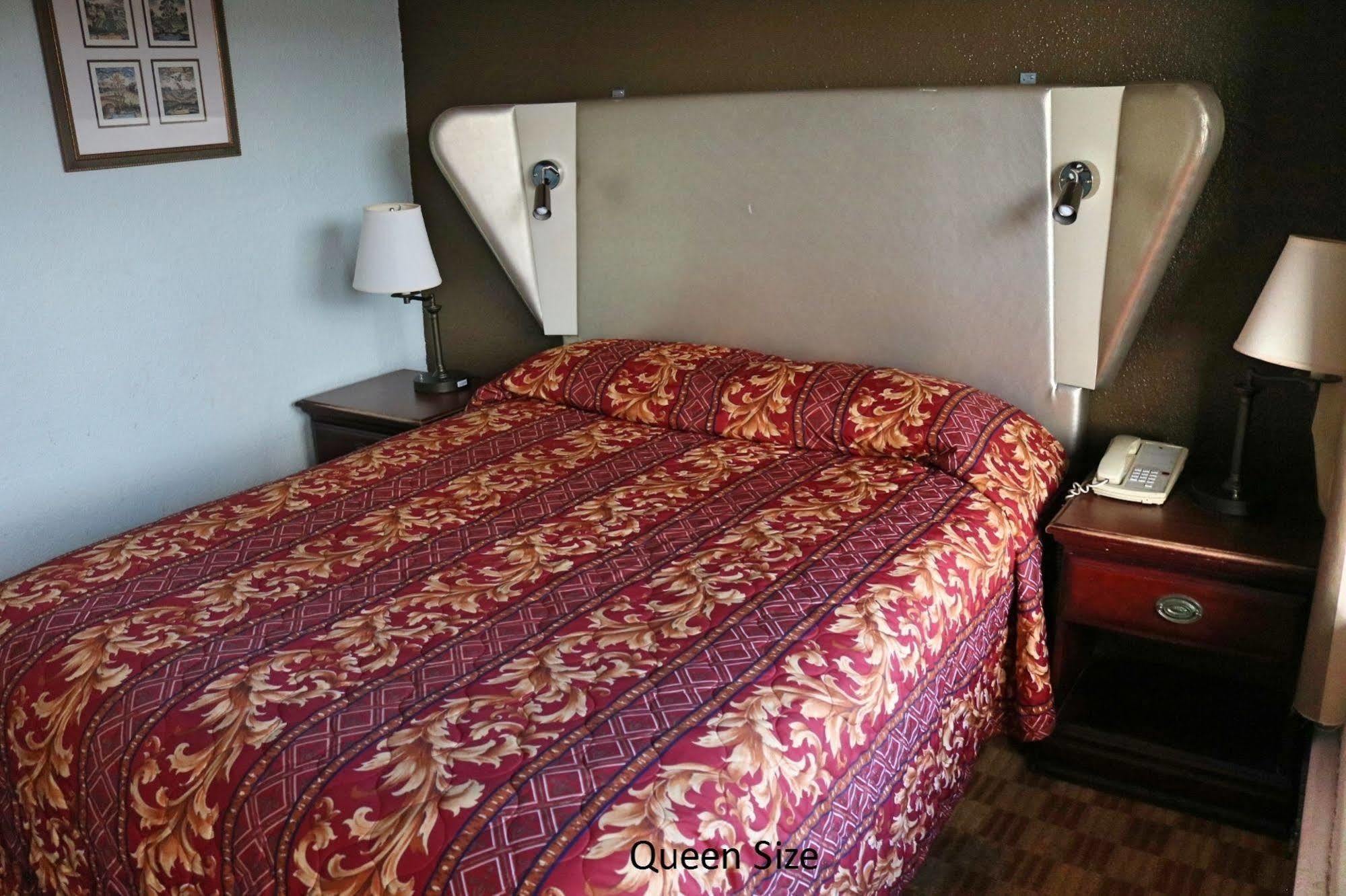 Miami Inn & Suites Оук Лоун Екстериор снимка